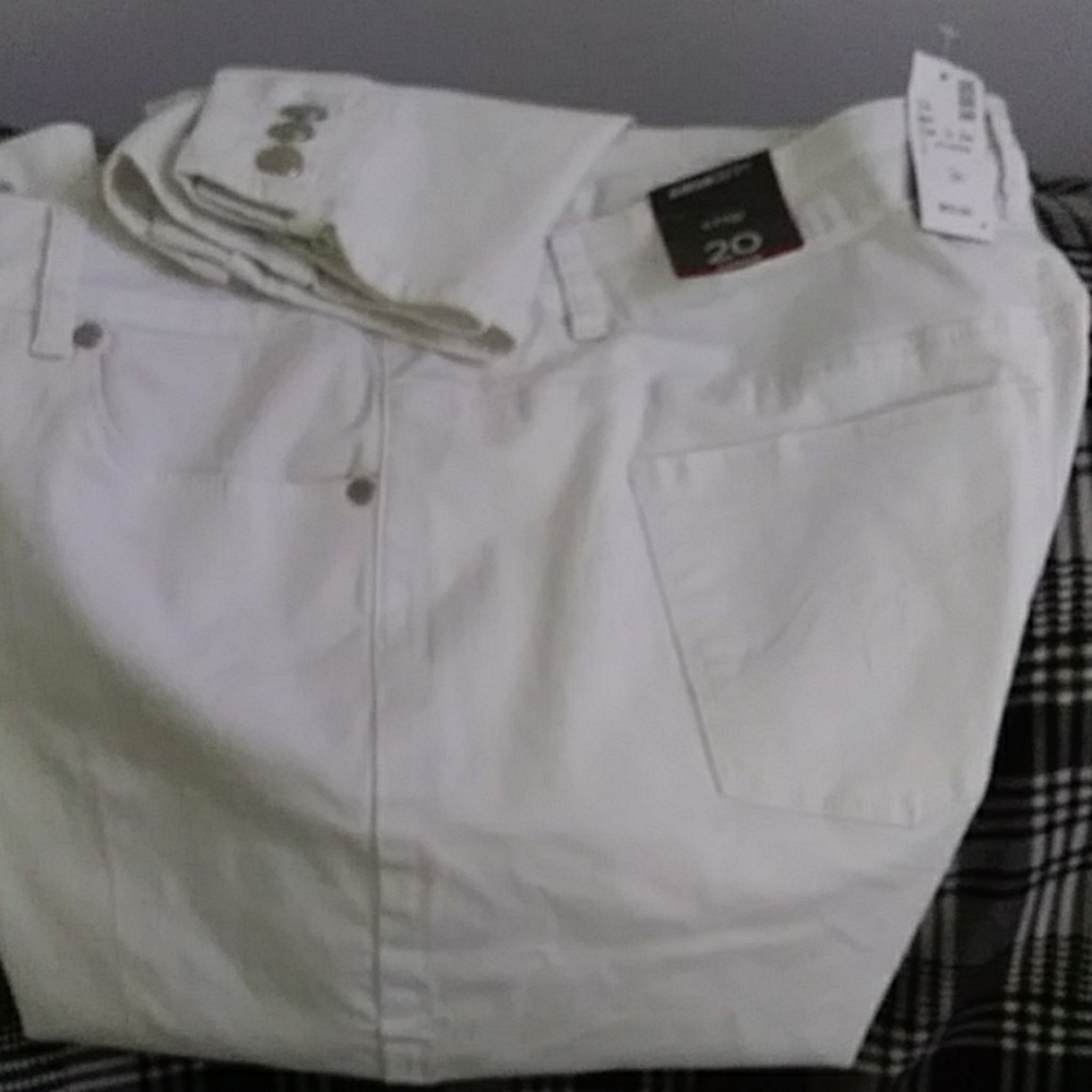 Avenue cropped capris